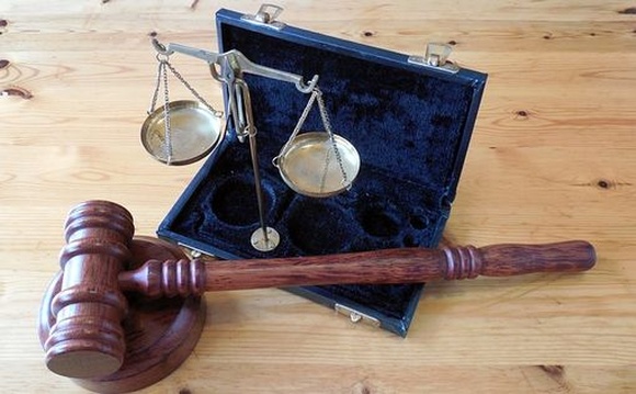 Прем'єра Іспанії звинувачують у пособництві воєнним злочинам через постачання Ірану компонентів для вибухівки