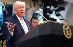 Трамп звільнив Секретаря ВМС США на тлі загострення з Іраном