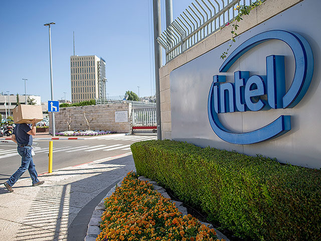 Акції Intel демонструють рекордне зростання на тлі стратегічних інвестицій та партнерств