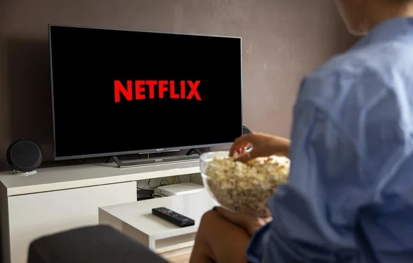 Netflix: Фінансовий звіт Q1 2026, падіння акцій та відхід Хастингса