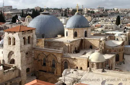 Храм Гробу Господнього в Єрусалимі — фасад XII століття і нерухома драбина | israel.in.ua